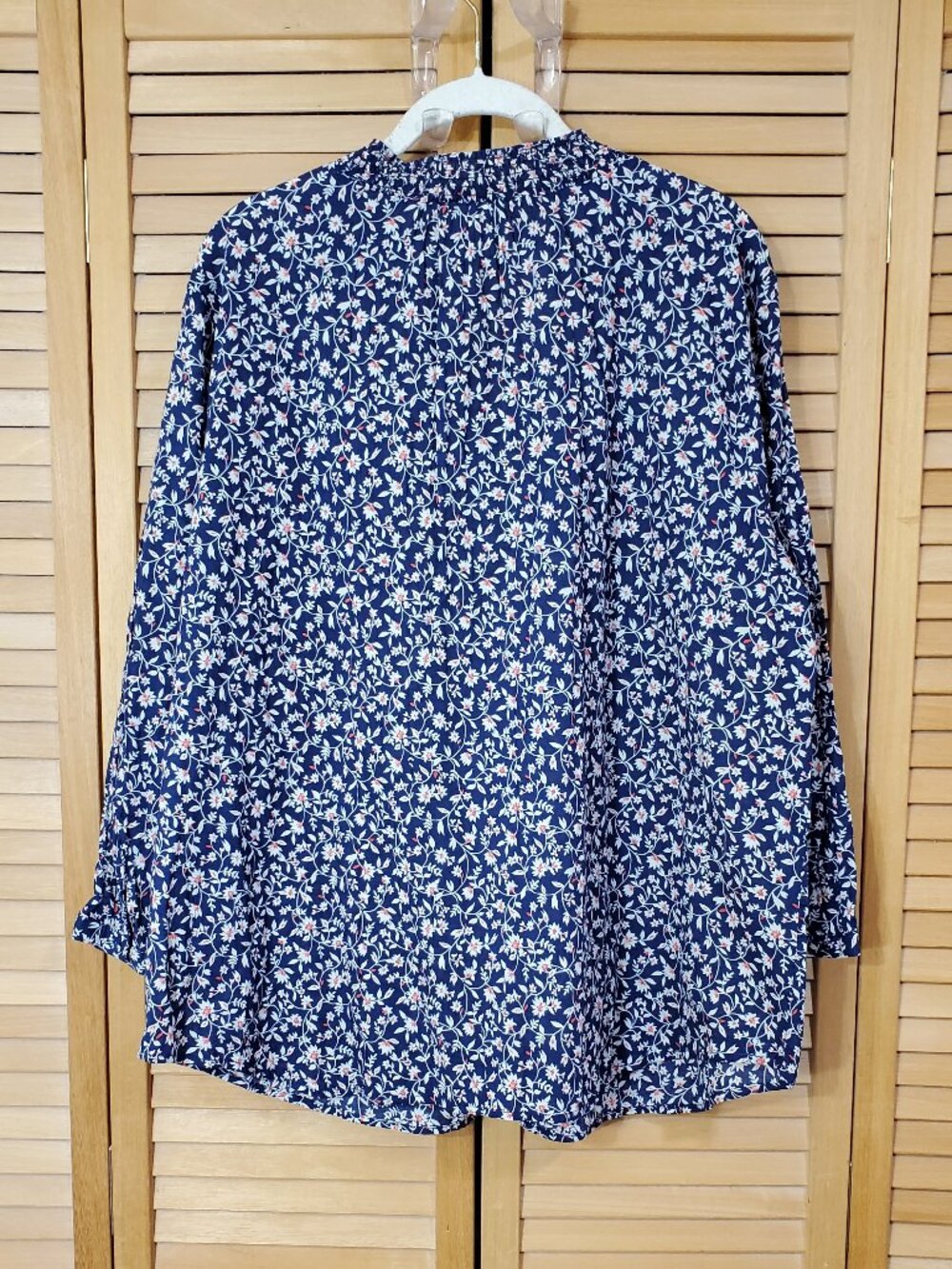 St John's Bay Navy Floral Long Sleeve Peasant Top XXL - Picture 4 of 5